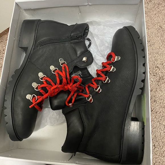 Black booties from Steve Madden - Picture 6 of 8